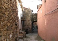Lodè, il tipico centro storico di questo borgo nella regione dell'Alta Baronia, in Sardegna