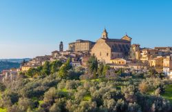 Panoramica del villaggio di Poggio Mirteto, piccolo borgo della provincia di Rieti nel Lazio