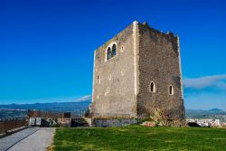 Paternò Sicilia: il caratteristico Castello Normanno - © NinoFogliani58 / Shutterstock.com