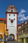 Panorama su Schwammerlturm (la torre a fungo) a Leoben, Austria. E' una delle storiche porte d'accesso alla cittadina della Stiria.



