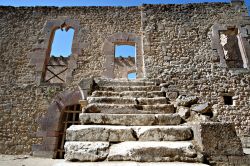 Le rovine del castello di Laconi in Sardegna