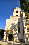 Una chiesetta del centro di Fermo sulla collina del Sabulo (Marche) nel tardo pomeriggio.

