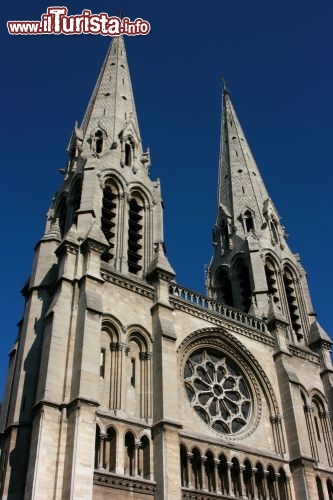 Immagine Saint Jean Baptiste, la chiesa neogotica del quartiere Belleville a Parigi - © Stefan Ataman / Shutterstock.com