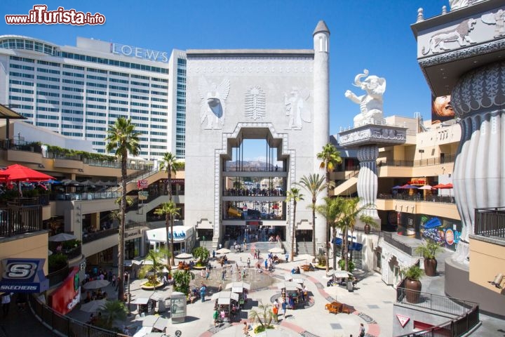 Immagine La piazza principale di Hollywood & Highland a Los Angeles  - © FiledIMAGE / Shutterstock.com