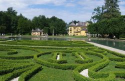 Il grande giardino del Castello di Hellbrunn ...