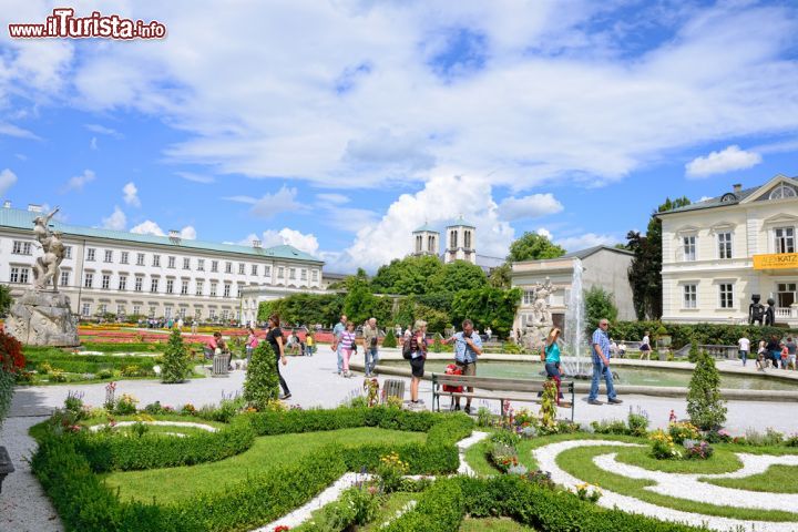 Immagine I monumentali giardini del Parco Mirabell, all'interno dell'omonimo castello di Salisburgo - © Yuriy Chertok / Shutterstock.com