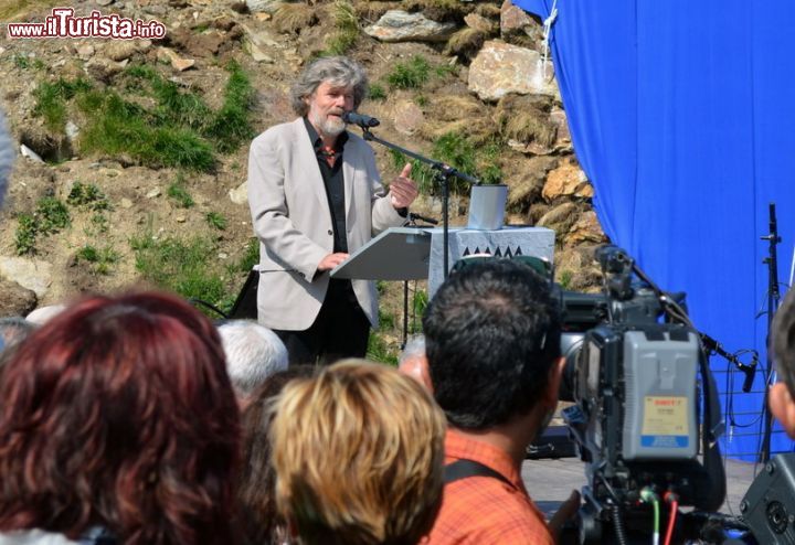 Immagine Reinhold Messner durante l'inaugurazione del museo di Plan de Corones