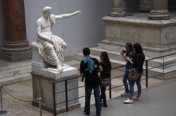 Una statua ellenistica al Pergamon Museum di Berlino - © 360b / Shutterstock.com 