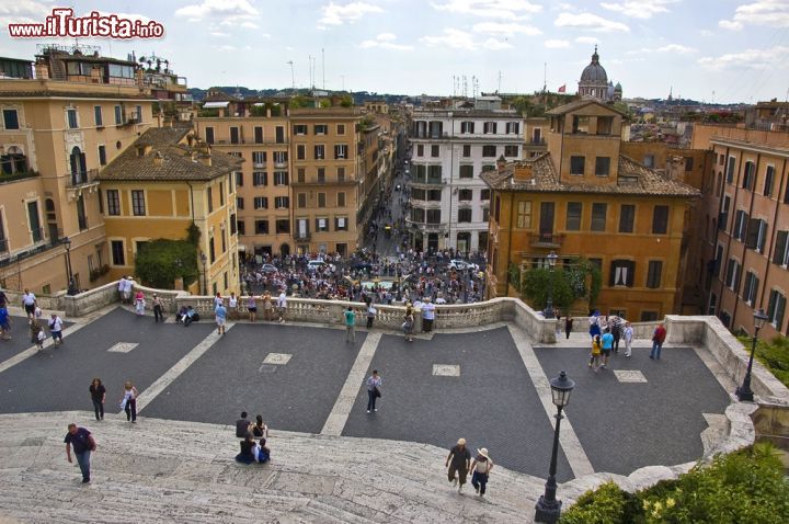 Immagine Fotografia dall'alto di Piazza di Spagna a Roma - © edella / Shutterstock.com