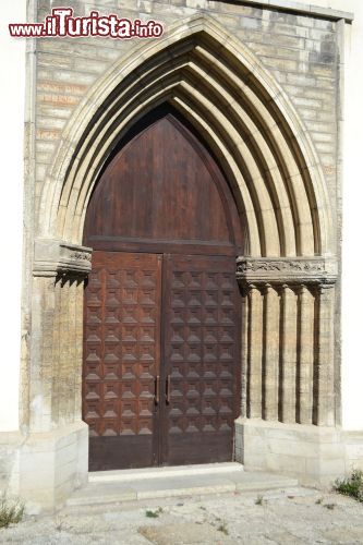 Immagine Portale gotico del museo Niguliste, di cui fa parte la Basilica di San Nicola di Tallin - © konstantinks / Shutterstock.com