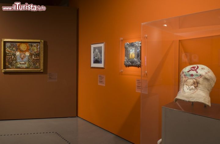 Immagine Una stanza della grande mostra dedicata a Frida Khalo, che si svolse all'interno delle Scuderie del Quirinale