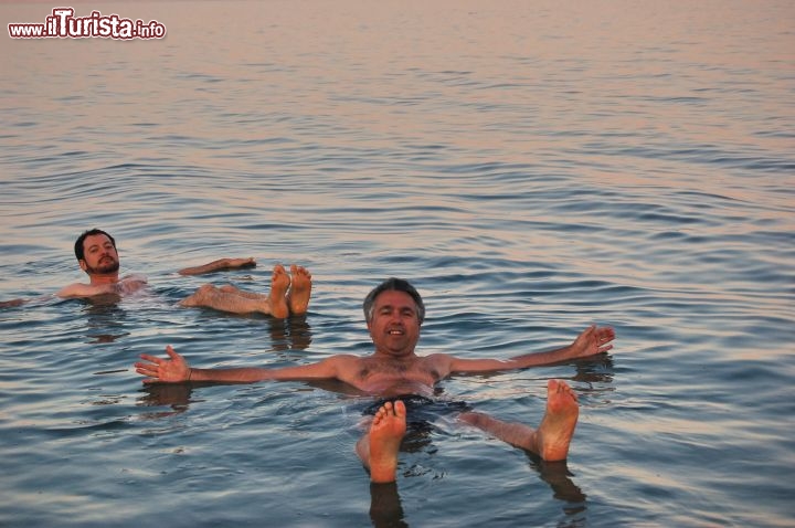 Immagine Fare il morto...sul Mar Morto