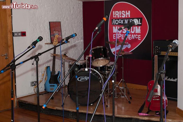 Immagine Studio setup, la sala prove all'interno dell'Irish Rock'n Roll Museum a Dublino, il luogo perfetto per sentirsi un pò delle rockstar - © irishrocknrollmuseum.com/