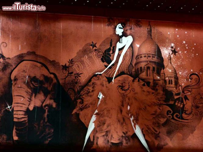 Immagine Dettaglio dell'insegna del Moulin Rouge di Parigi