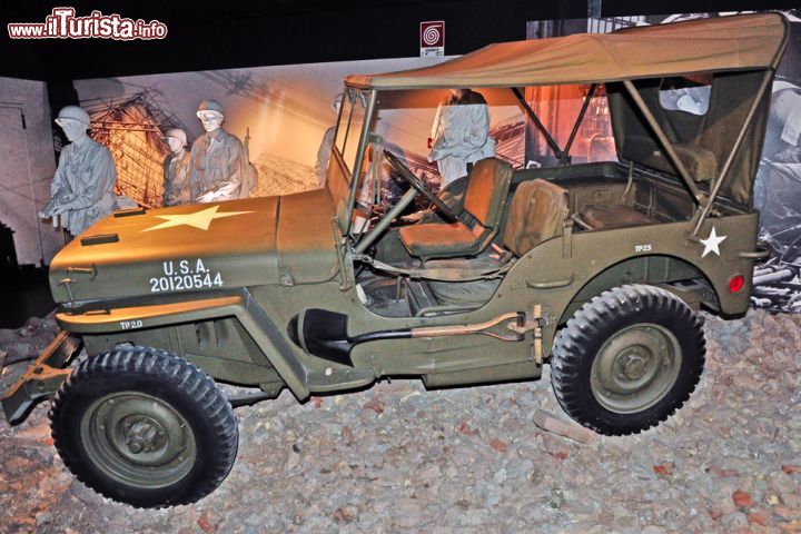 Immagine Una jeep militare USA, marca Ford, esposta  al Museo dell'Automobile di Torino - © ROBERTO ZILLI / Shutterstock.com