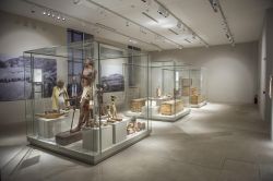 Una sala del Museo Egizio di Torino - il Museo Egizio di Torino, pur essendo il più antico del mondo, si distingue per un'avanzata organizzazione anche dal punto di vista tecnologico, ...