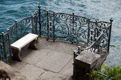 La spettacolare terrazzina sull'acqua di Villa Monastero (Varenna, Lago di Como).