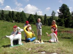 I personaggi del cartone di Heid nel parco a tema in Carinzia