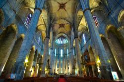 La navata centrale della chiesa di Santa Maria ...