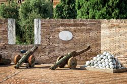 Cannoni medievali sulla torre di Castel Sant'Angelo ...