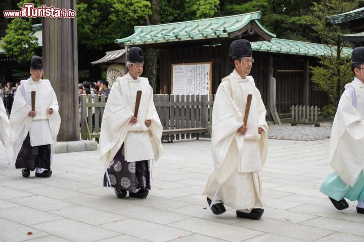 Immagine Haru-no-Taisai il grande festival di primavera al Santuario Meiji di Tokyo - © noppawan09 / Shutterstock.com