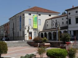 Il Palazzo Strozzi, la sede del Museo della Giostra e dello Spettacolo Popolare di BergantinoLa 