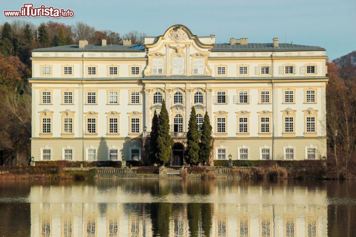 Immagine L'imponente facciata del palazzo di Schloss Leopoldskron, uno degli hotel più famosi di Salisburgo