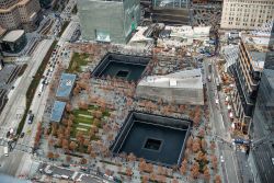 Vista aerea del memoriale 11 settembre a Lower Manhattan, New York