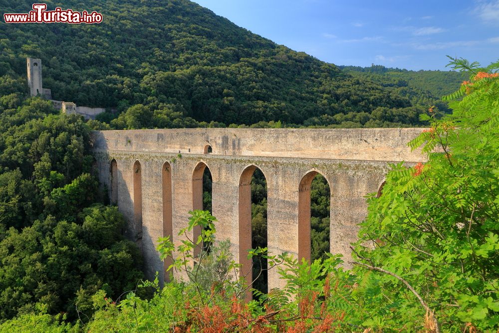 Immagine Panorama del ponte delle Torri di Spoleto, Umbria