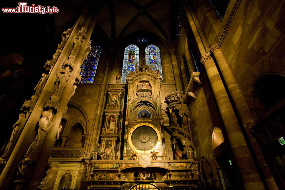 Immagine L'affascinante orologio astronomico della cattedrale di Strasburgo (Francia) che riproduce la precessione degli equinozi.