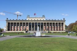 Il museo Altes Museum a Berlino, è uno dei 5 musei della Museumsinsel  - © Sergio Delle Vedove / Shutterstock.com