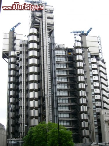 Immagine Il palazzo dei Lloyds nella City