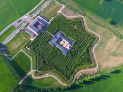 Il Labirinto della Masone si trova nelle campagne di Fontanellato, provincia di Parma, Emilia-Romagna