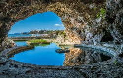 La grotta di Tiberio nell'omonima villa di ...