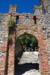 Una porta d'accesso al Castello di Azzurrina a Montebello di Torriana. - © Mi.Ti. / Shutterstock.com