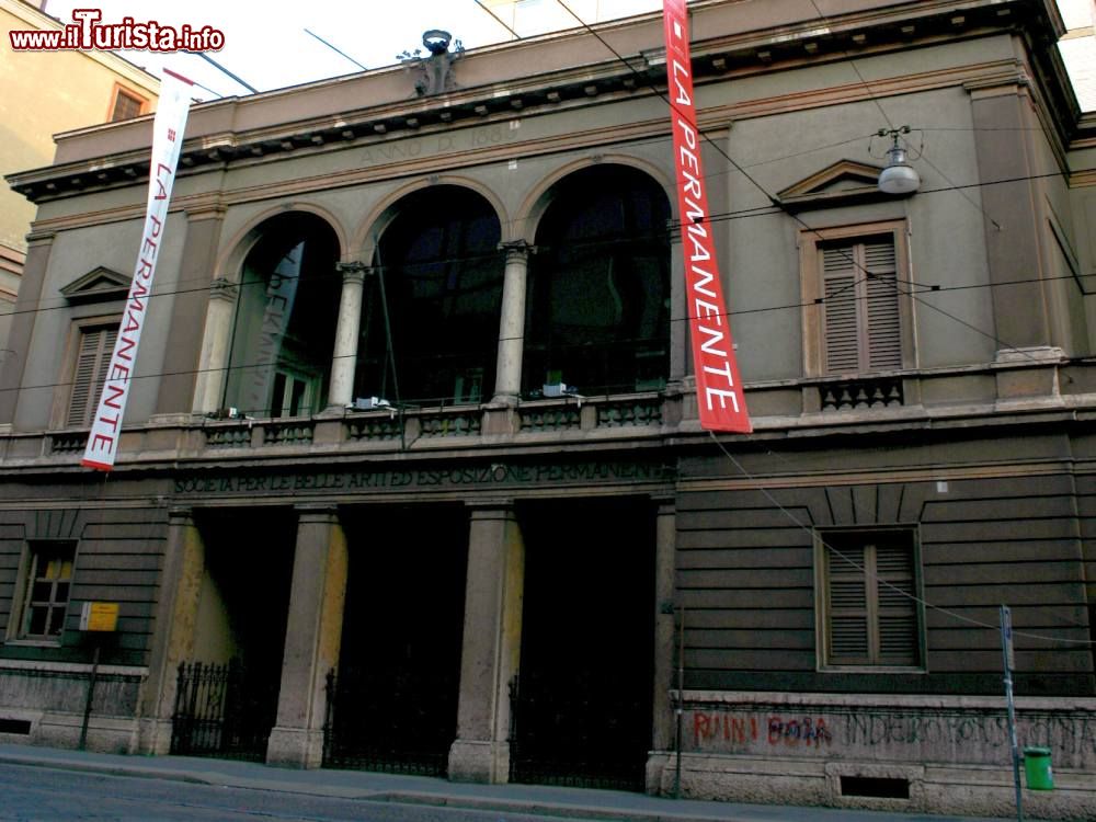 Immagine Il Palazzo della Permanente del 1885 a Milano Foto Giovanni DallOrto 22Apr2007