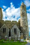 L'iconica torre di Rock of Cashel il castello sotrico dell'Irlanda