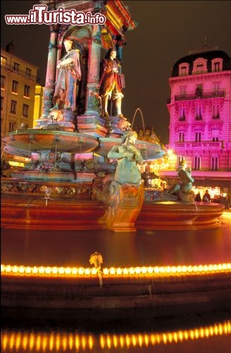 Fete des Lumieres Lyon: la fontana della Piazza dei Giacobini (Precedente edizione)