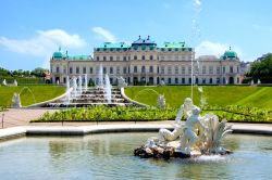 La residenza del Belvedere Superiore, uno dei palazzi più eleganti di Vienna - © JeniFoto / Shutterstock.com