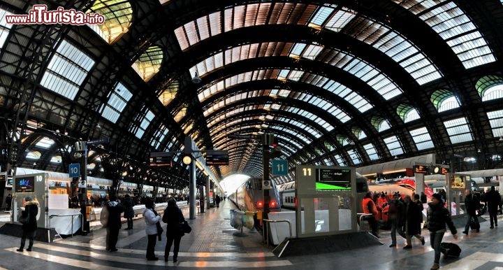 Dentro alla Stazione Centrale Milano