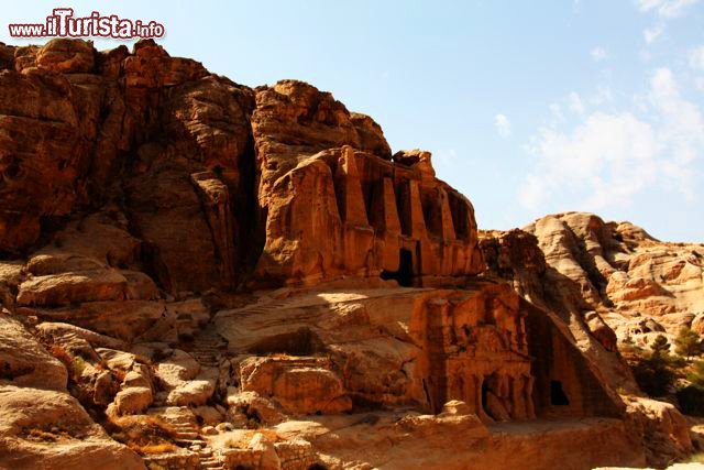 Immagine Petra scavata nella roccia
DONNAVVENTURA 2010 - Tutti i diritti riservati - All rights reserved