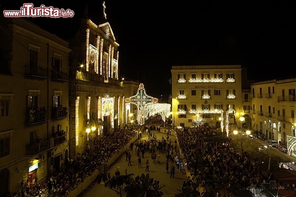 Immagine Piazza Duomo illuminata a festa