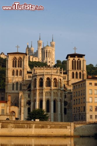Immagine Cattedrale St Jean e Basilica Notre-Dame de Fouviere dalla Soana Lione