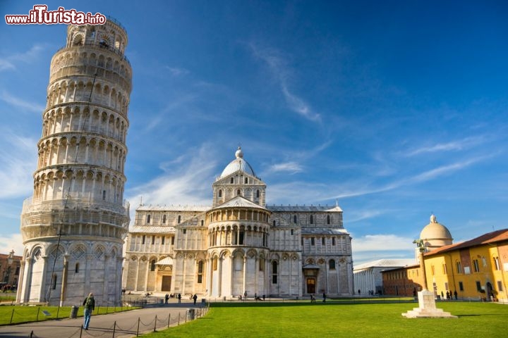 Immagine La torre di Pisa e il Duomo su Piazza dei Miracoli