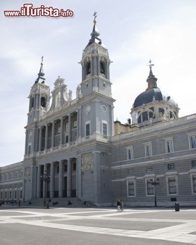 Immagine Plaza de Oriente e la Cattedrale Almudena, Madrid
