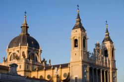 Madrid: la Cattedrale Almudena - © Artur Bogacki - Fotolia.com