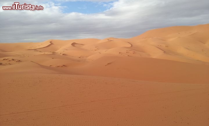 Merzouga il deserto dell'Erg Chebbi, il mare di sabbia marocchino - Foto di Mara Agostini
