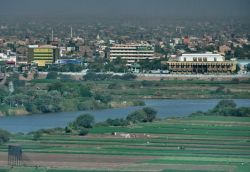 La famosa confluenza tra Nilo Azzurro e Nilo bianco come viene vista dai piani alti dell'Hotel Corinthia Khartoum