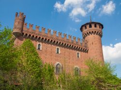 Castello  del Parco Valentino, il Borgo Medievale di Torino - © Claudio Divizia / Shutterstock.com