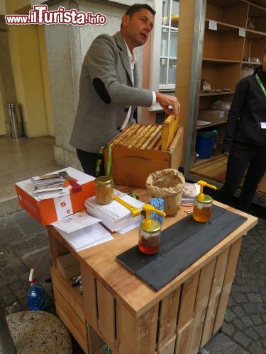 Immagine Bancherella del miele Sudtirol, al Festival del Gusto di Bolzano